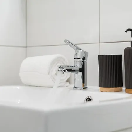 아파트 Guestready - Retreat With A Balcony